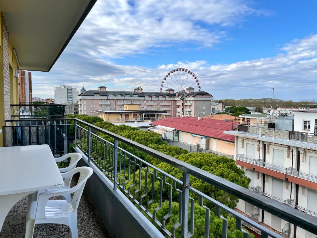 Appartamento Olimpo Carraro Immobiliare Jesolo - Family Apartments Eksteriør bilde